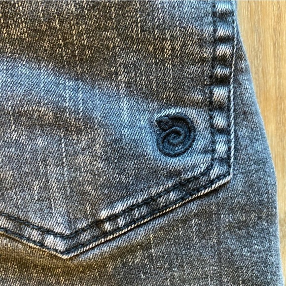 Black Stone washed jeans - Picture 6 of 9
